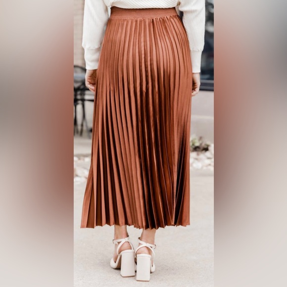 COPPER PLEATED METALLIC MIDI SKIRT - Picture 2 of 6
